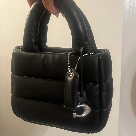 Black Quilted Handbag - Picture 4 of 4